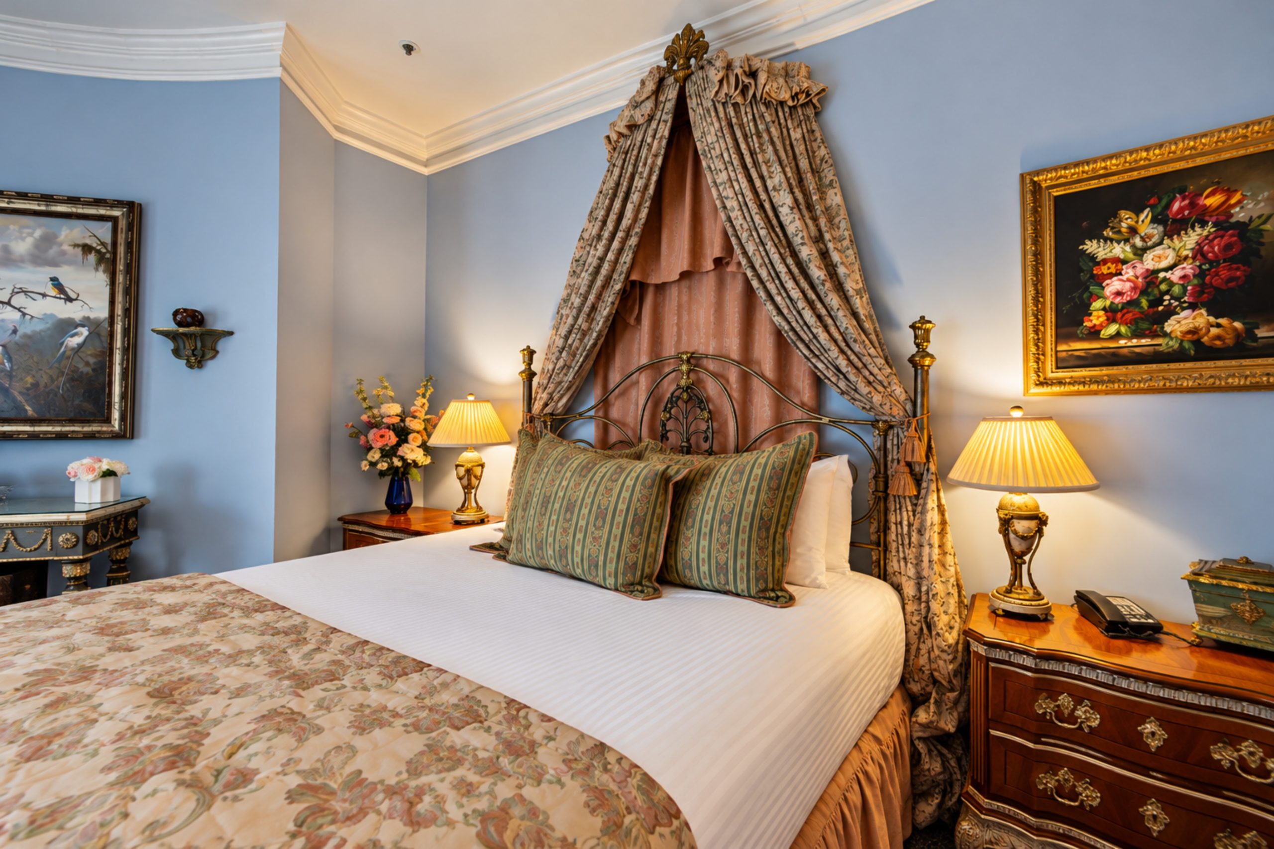Blennerhassett WYNDHAM Pictures 2-34-marie antoinette suite2 Historic Suites at The Blennerhassett, a Giovanni Hotel and Spa. Photo: Karl Gabb for Taylor Hospitality