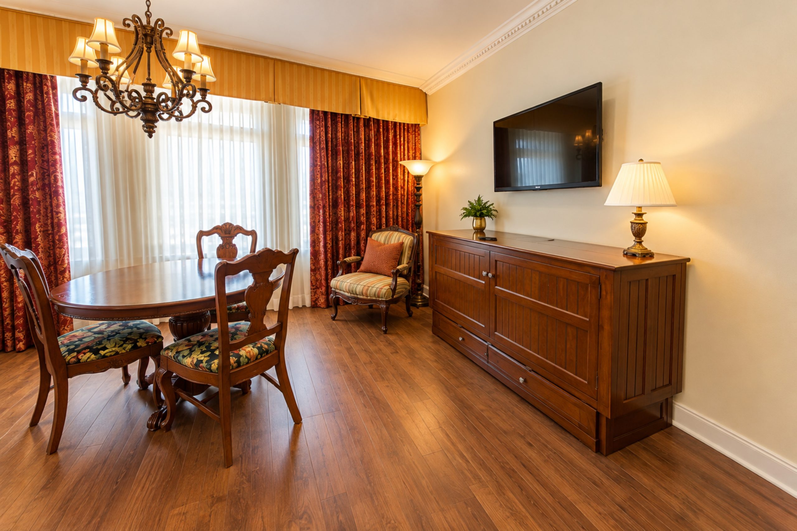 Blennerhassett WYNDHAM Pictures 2-47-kaltenecker family suite4 Historic Suites at The Blennerhassett, a Giovanni Hotel and Spa. Photo: Karl Gabb for Taylor Hospitality