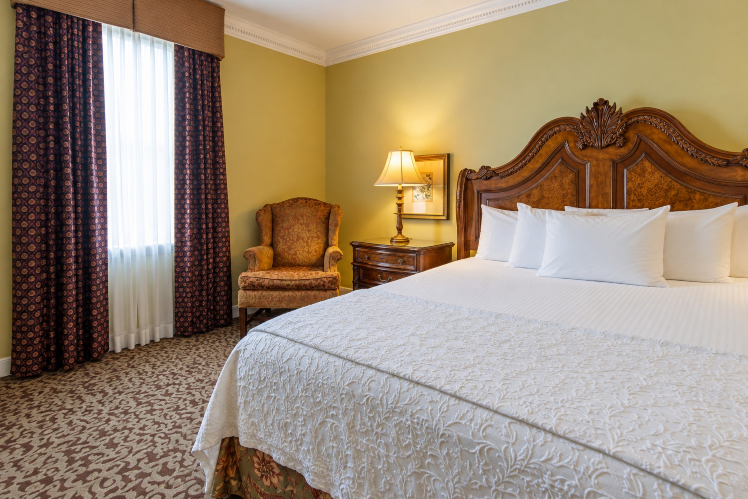 Blennerhassett WYNDHAM Pictures 2-56-King 2 Traditional Room at The Blennerhassett, a Giovanni Hotel and Spa. Photo: Karl Gabb for Taylor Hospitality